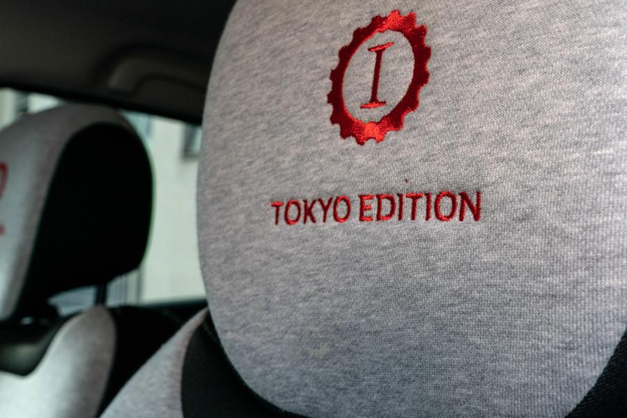 Детали интерьера Renault Captur Tokyo Edition 2018 года  (фото 15 из 38)
